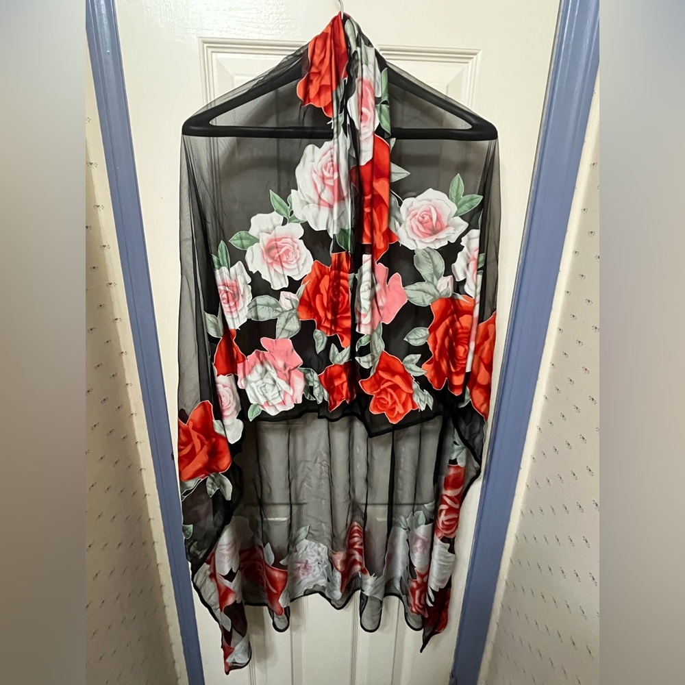 Large Floral Scarf/Shawl/Throw with Red & Pink Roses